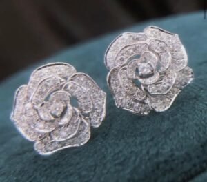 5 WORKING DAYS Elegant rose flower stud earrings